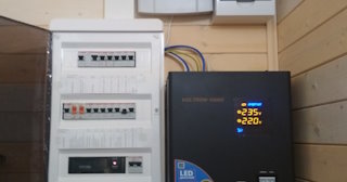 Установка и подключение стабилизаторов напряжения от 576 руб в Кронштадте - ЭлектроКрн